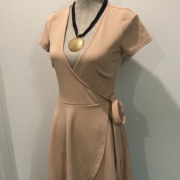 REVAMPED Short Sleeve Mini Wrap Dress Medium - Picture 3 of 10